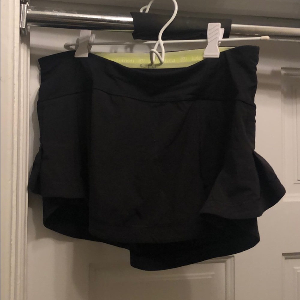 Black lululemon skirt